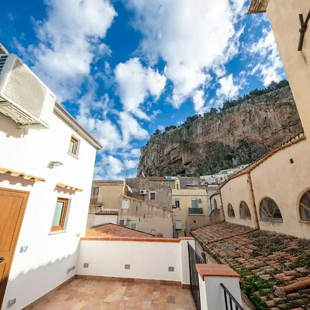 180° View * Cefalù